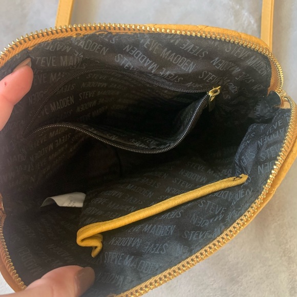 Steve Madden satchel 💛 - Picture 3 of 6